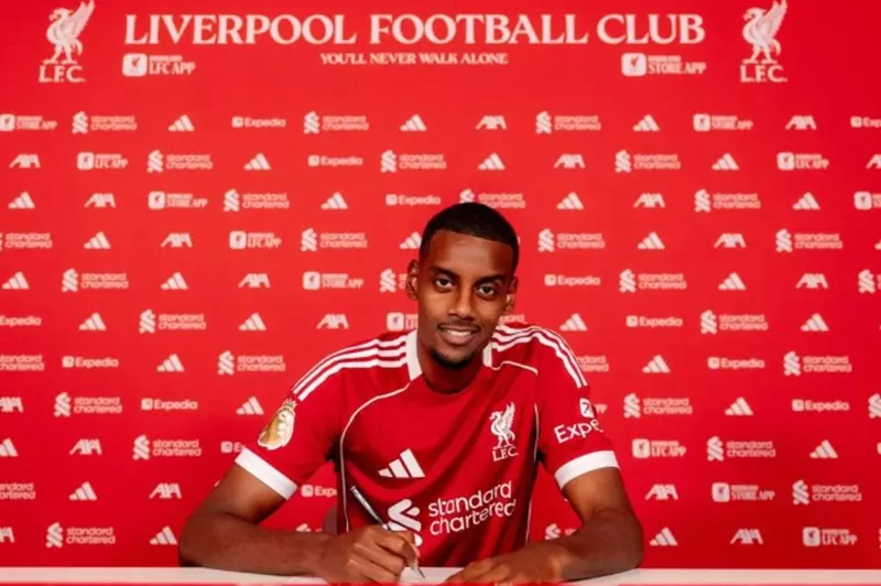 ألكسندر إيزاك مهاجم ليفربول الجديد 